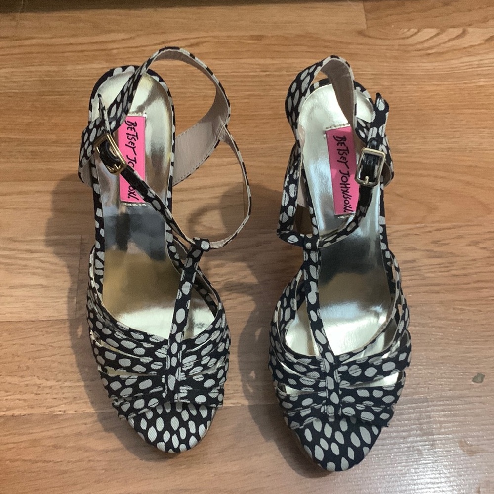 Betsey Johnson high heels. Black and beige dots pattern